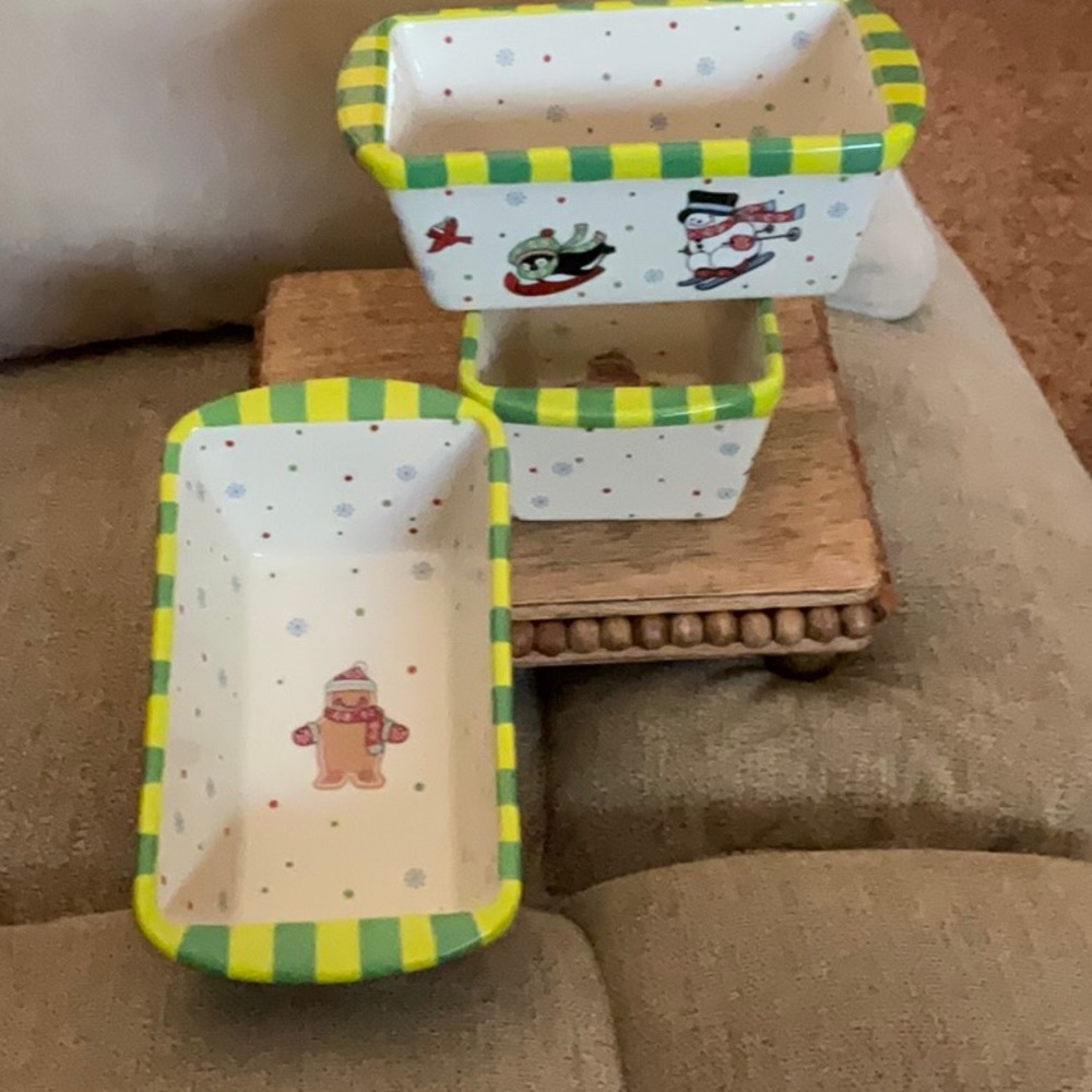 Temptations Holiday Ovenware by Tara Winter penguins 12 oz Mini Loaf Pans (3) - Picture 3 of 14